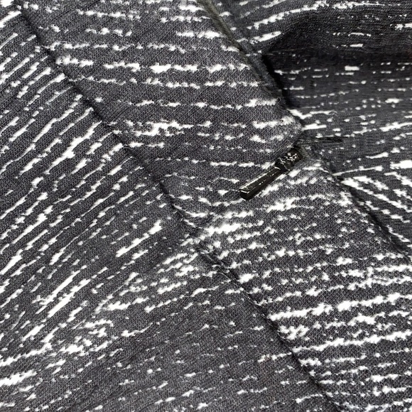 Banana Republic black flare skirt size 4 - Picture 6 of 7